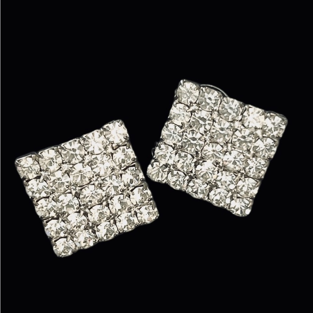 VTG 60’-70’s post high-quality rhinestone earrings